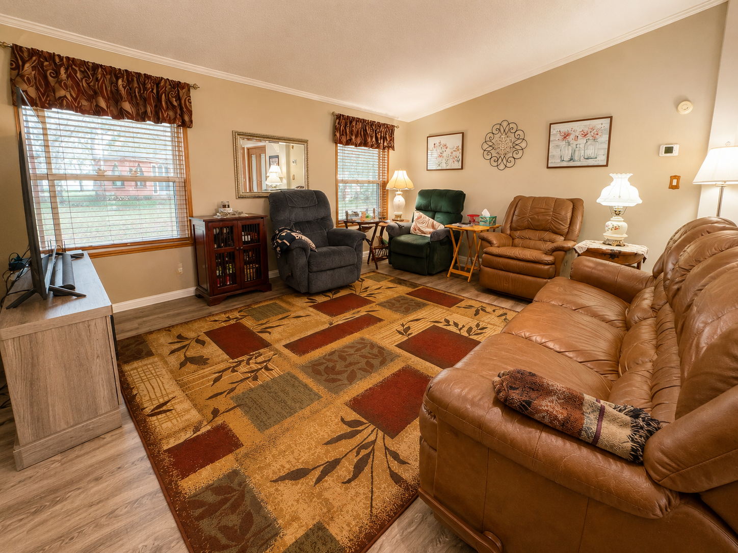 main property photo 19