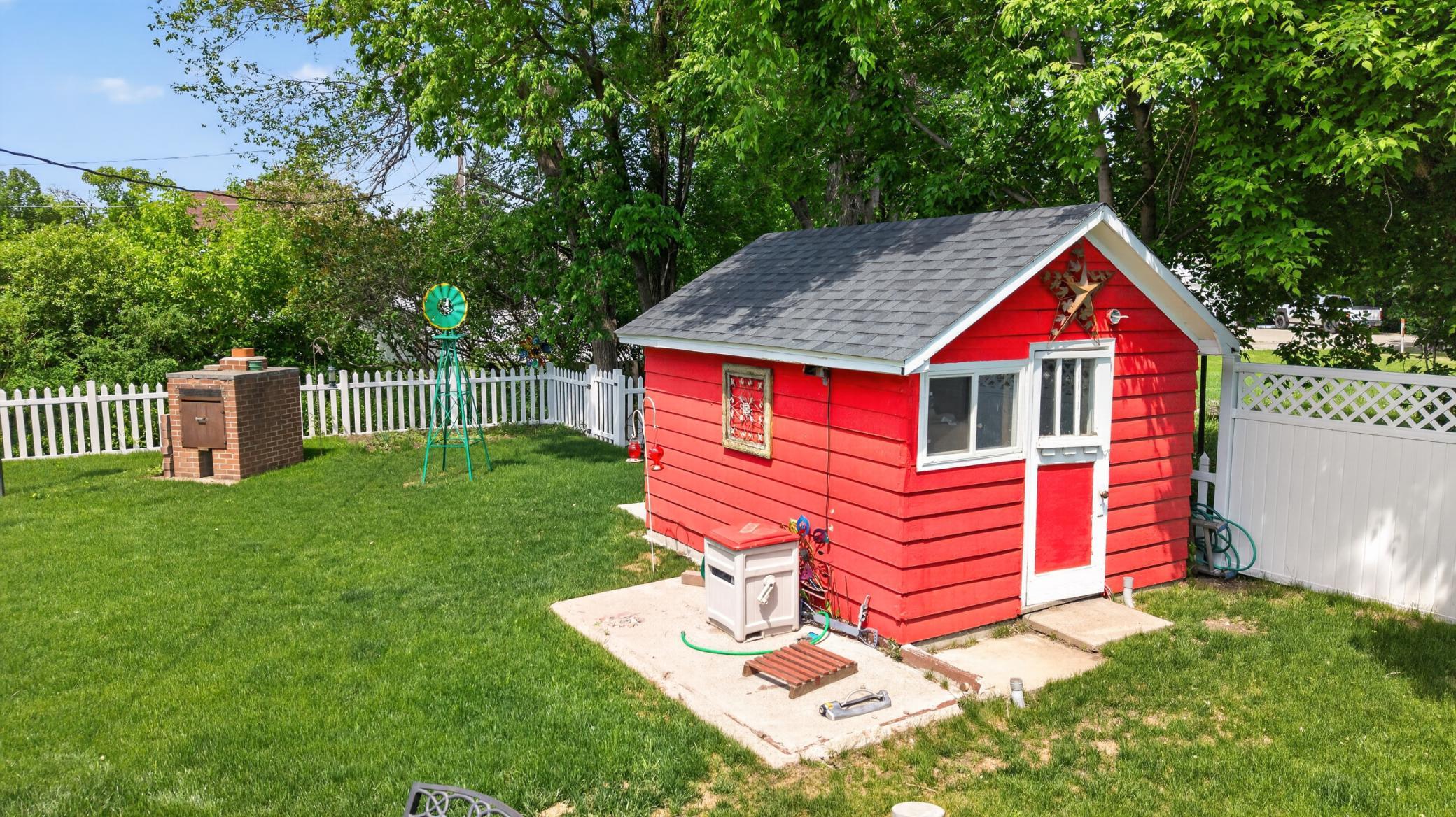 main property photo 39