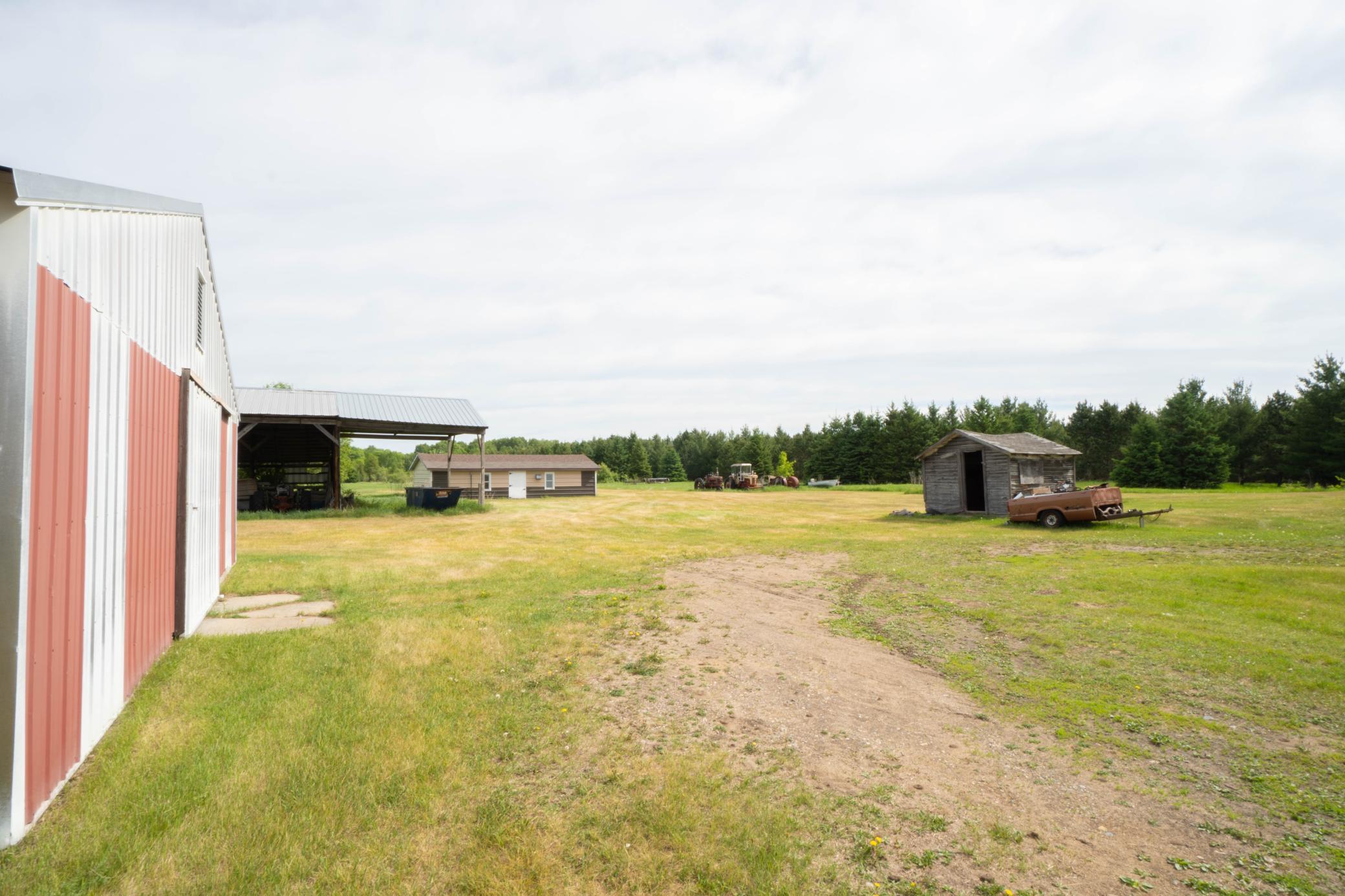 main property photo 40