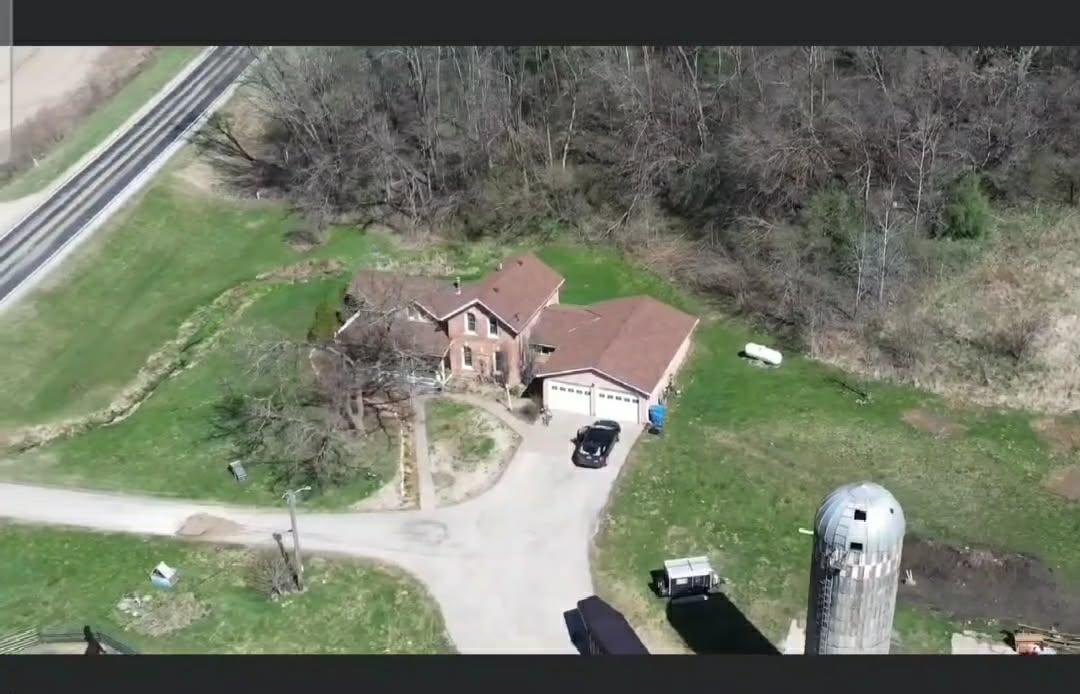 main property photo 41