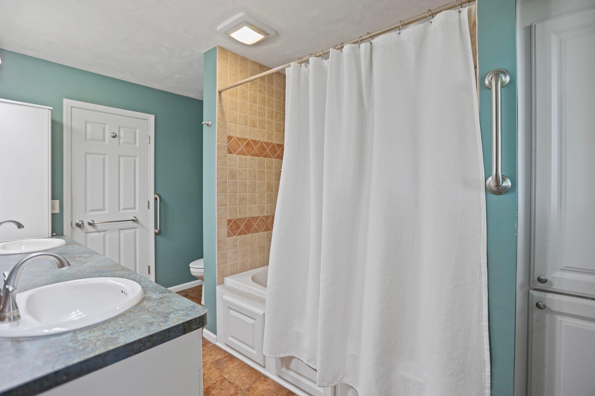 main property photo 32