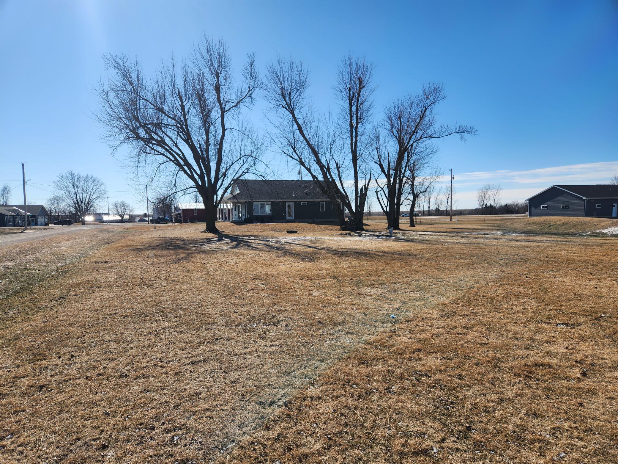 main property photo 23