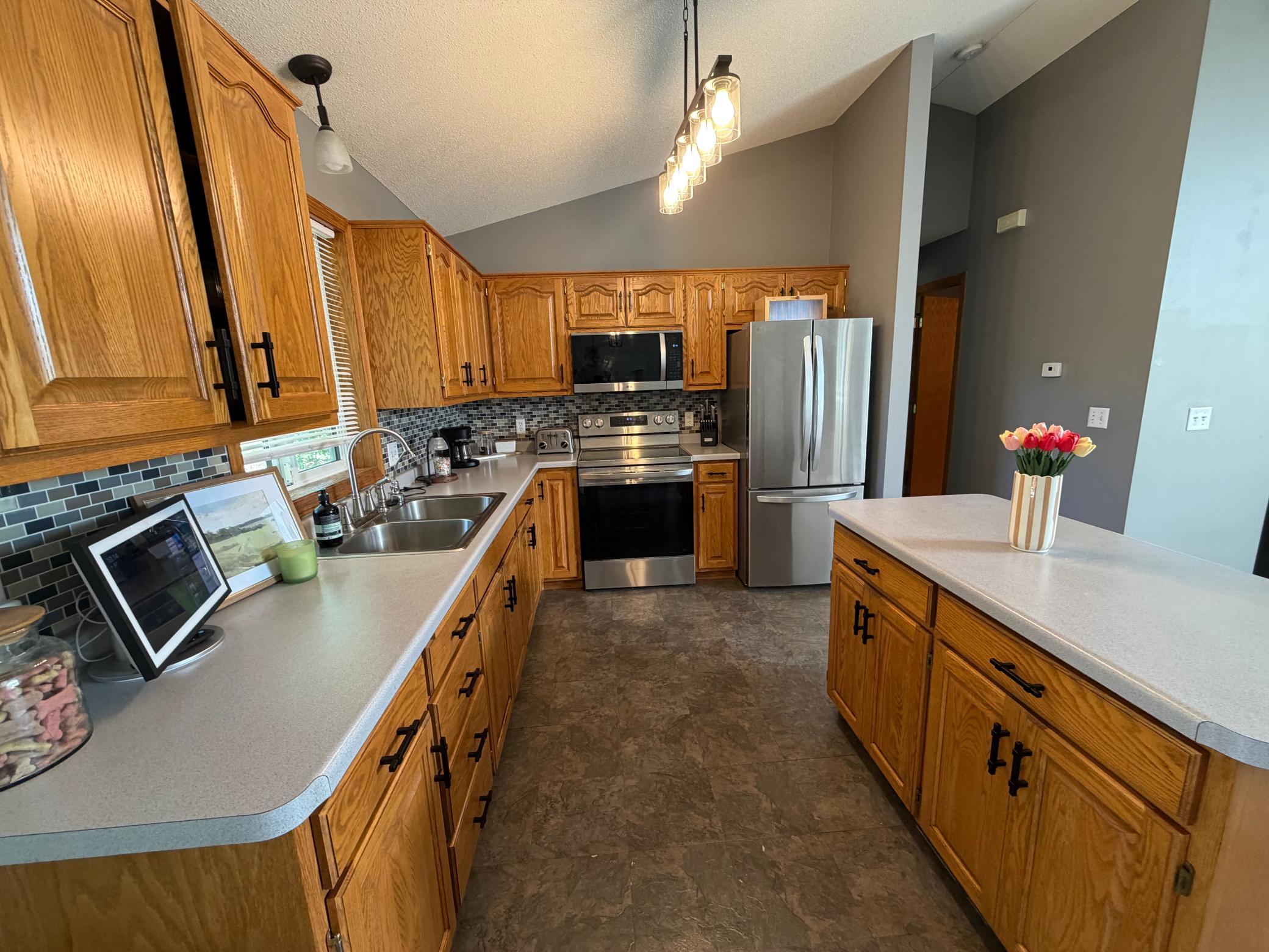 main property photo 12