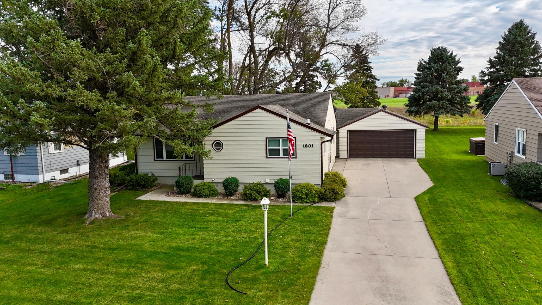 main property photo 35