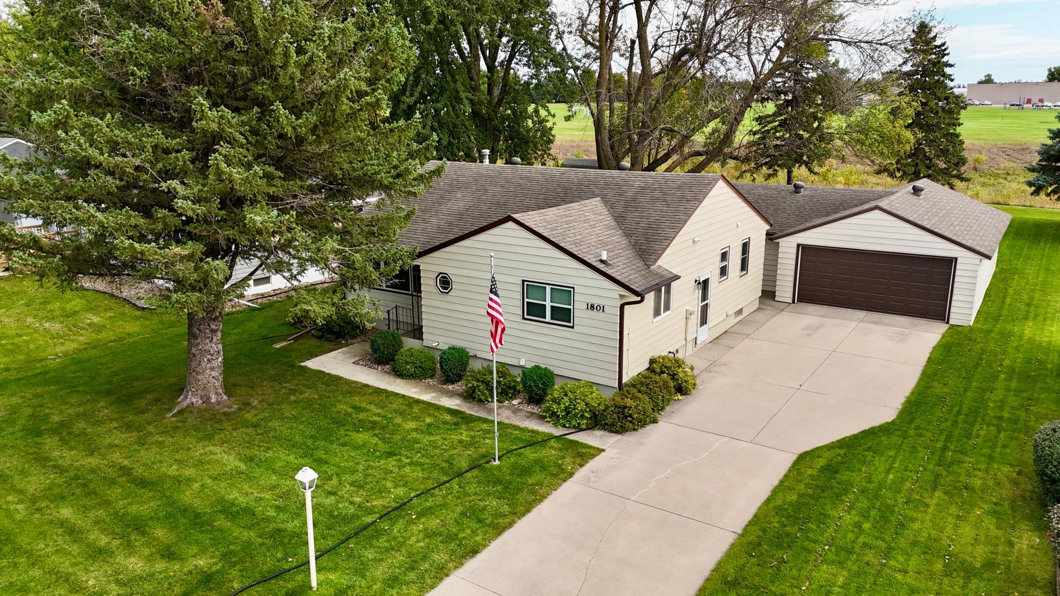 main property photo 40