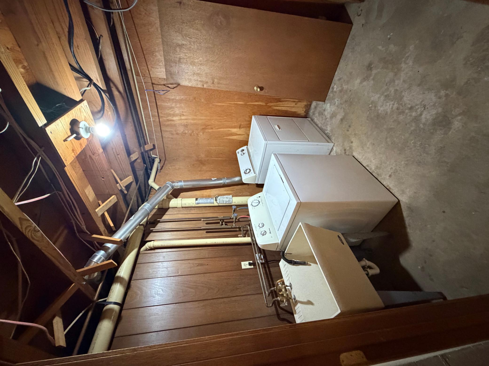 main property photo 30