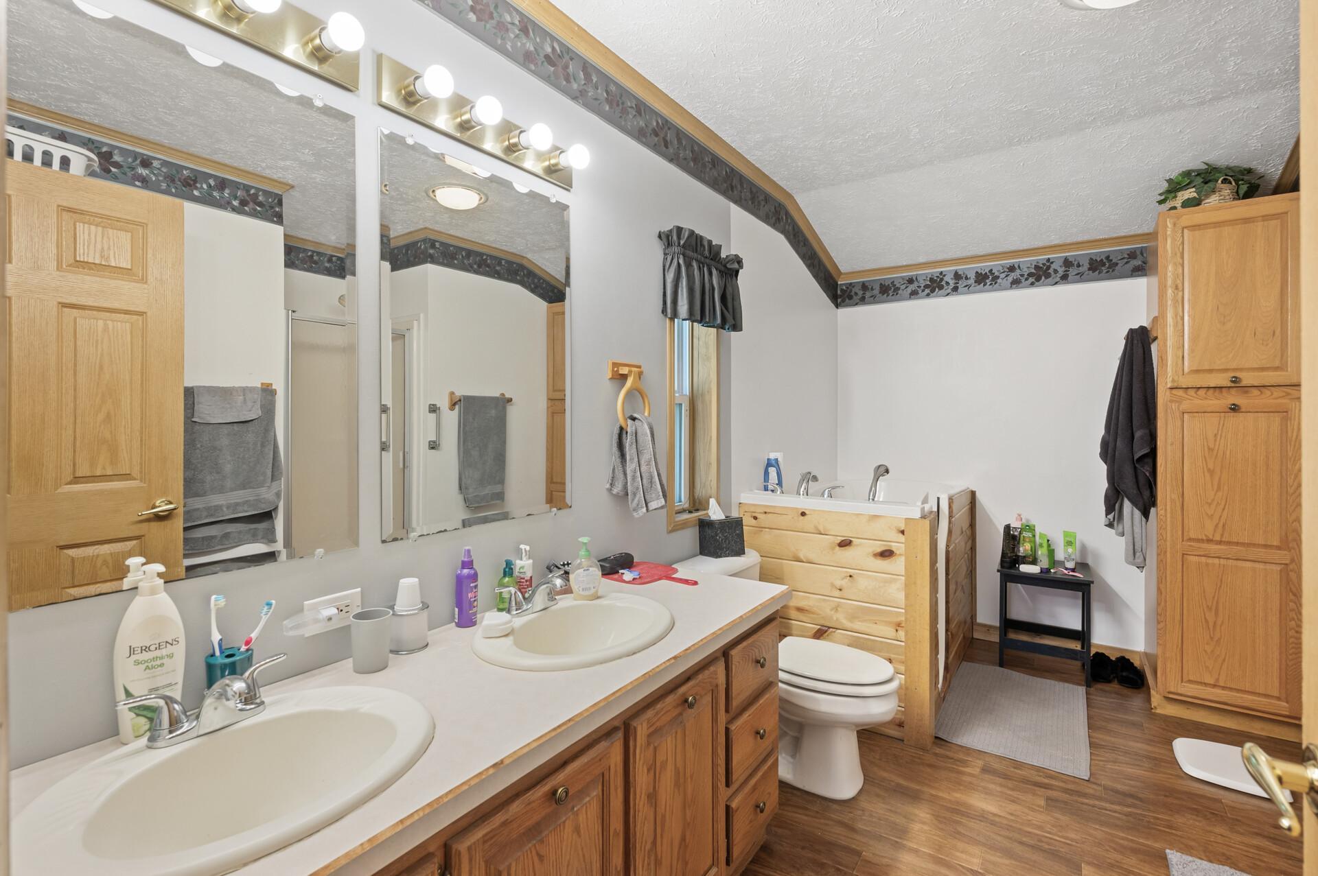 main property photo 24