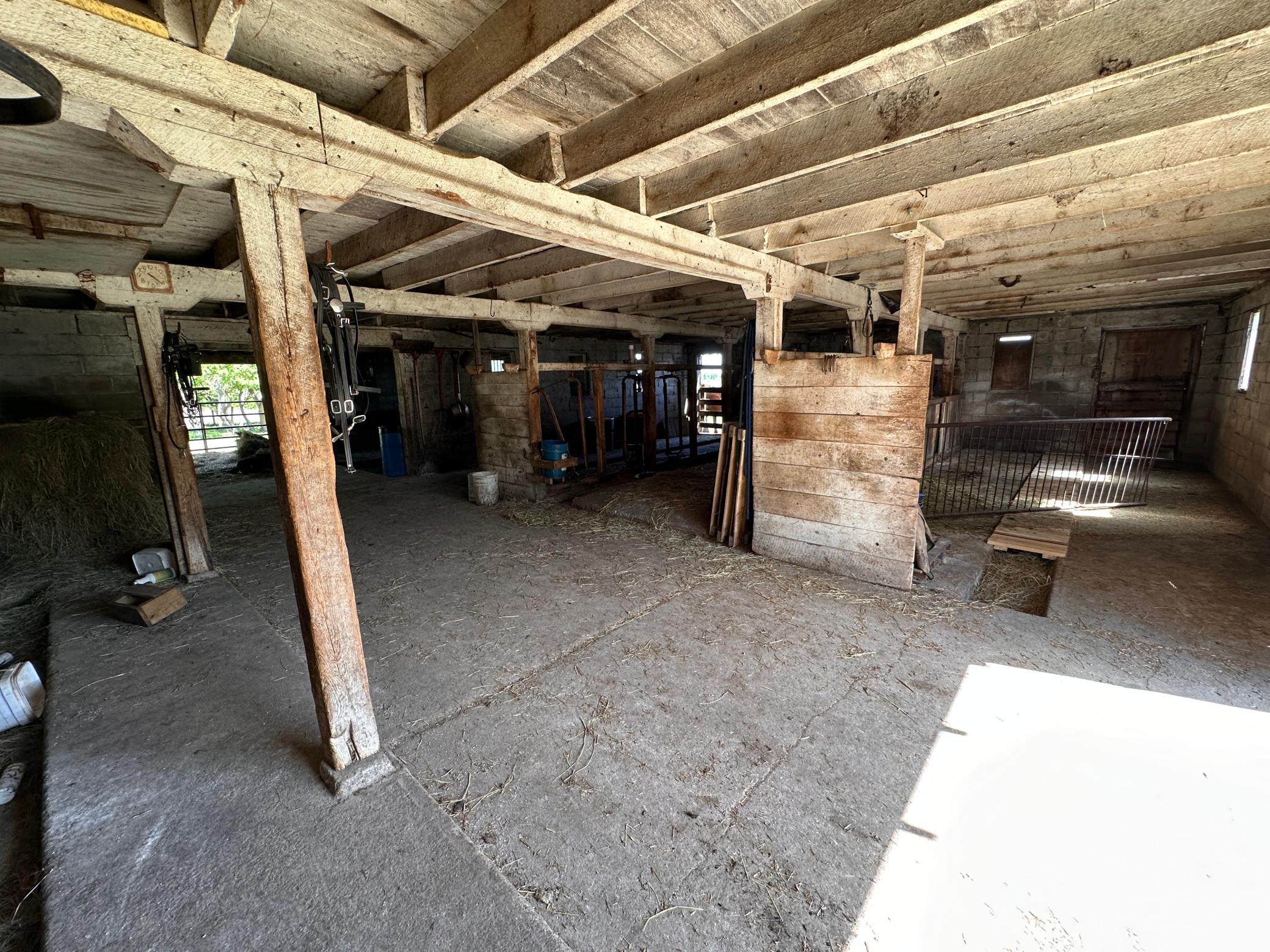 main property photo 34