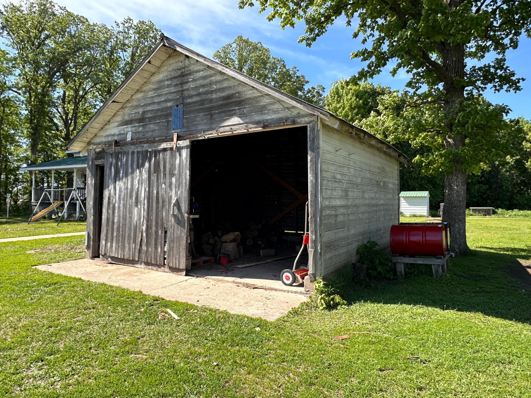 main property photo 45