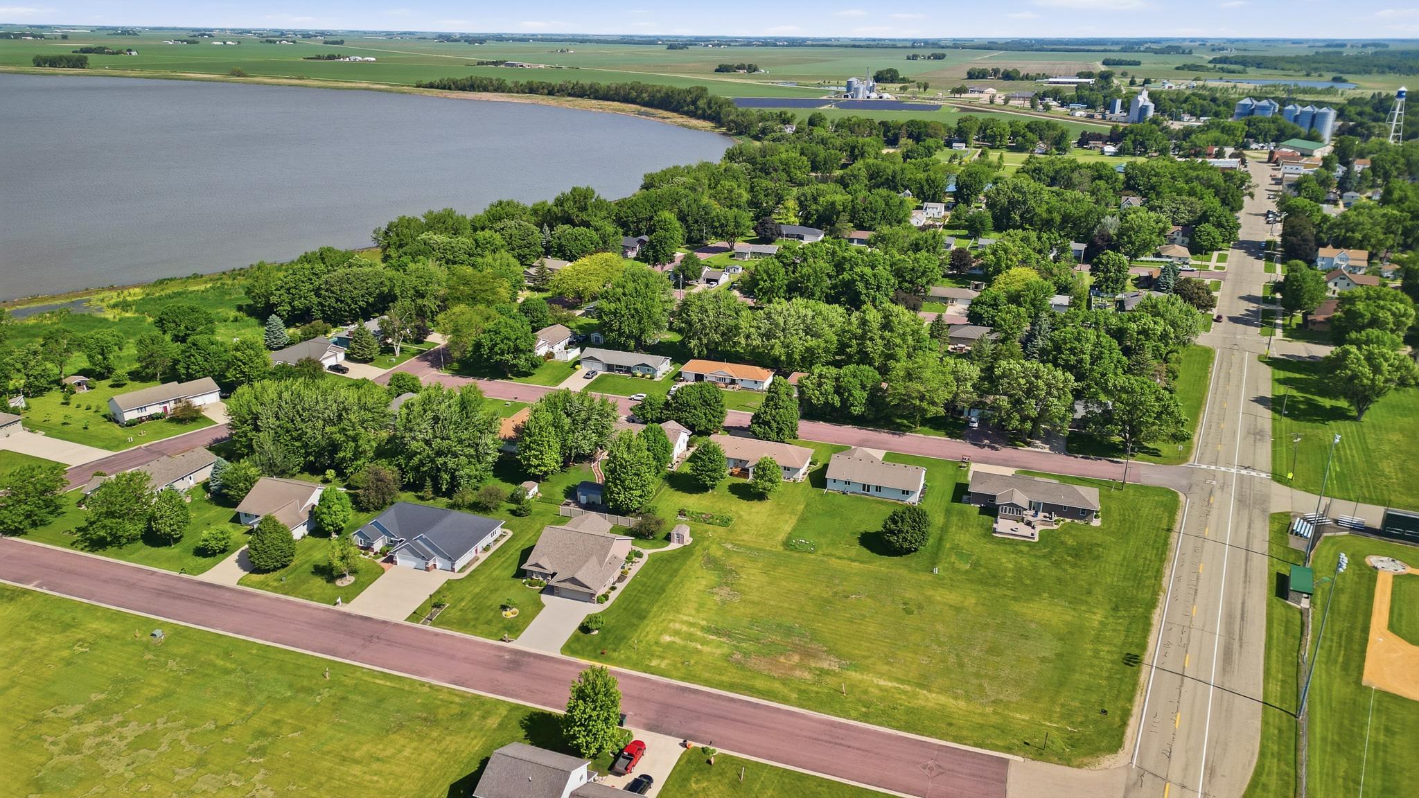 main property photo 31