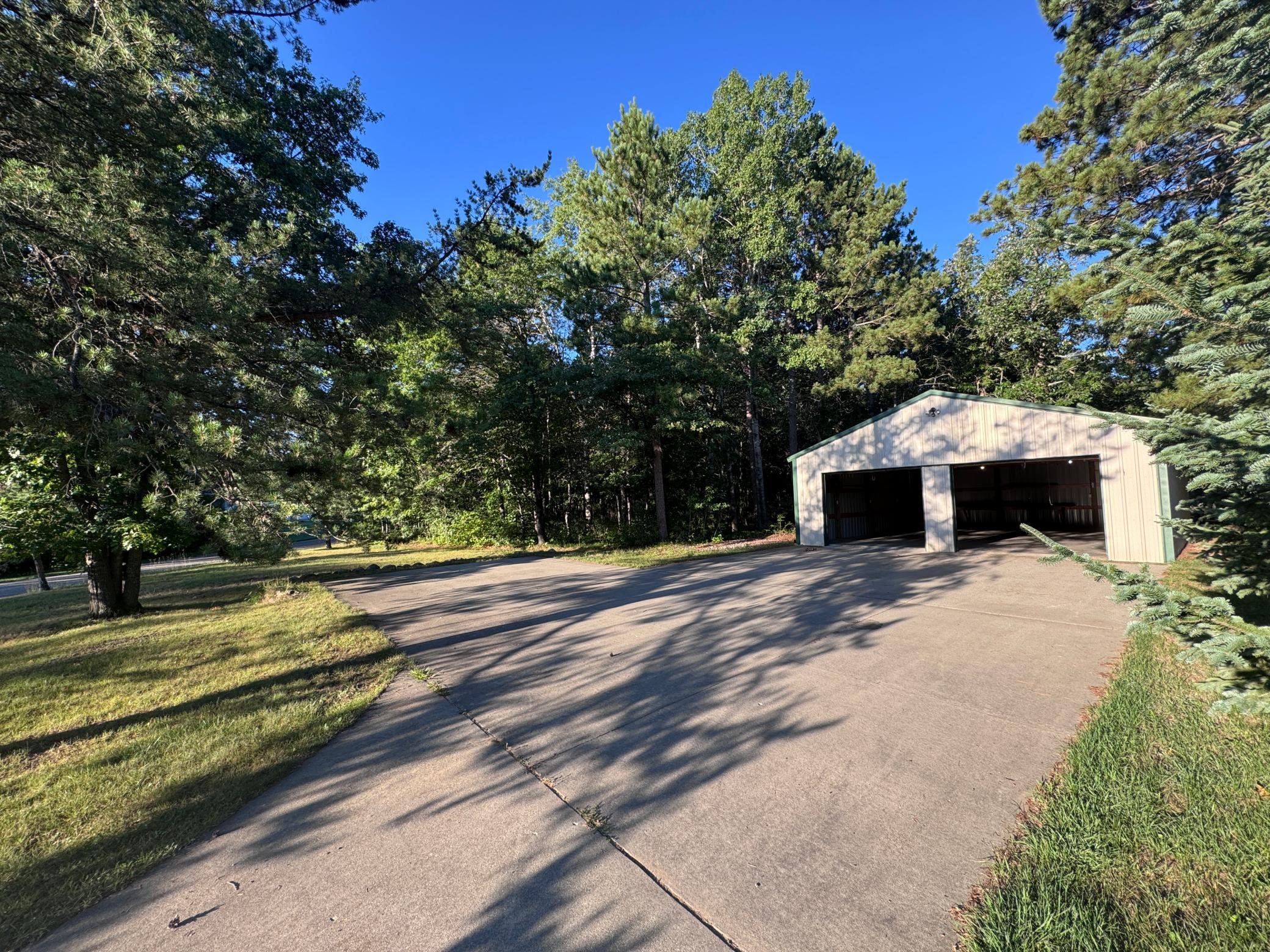 main property photo 16