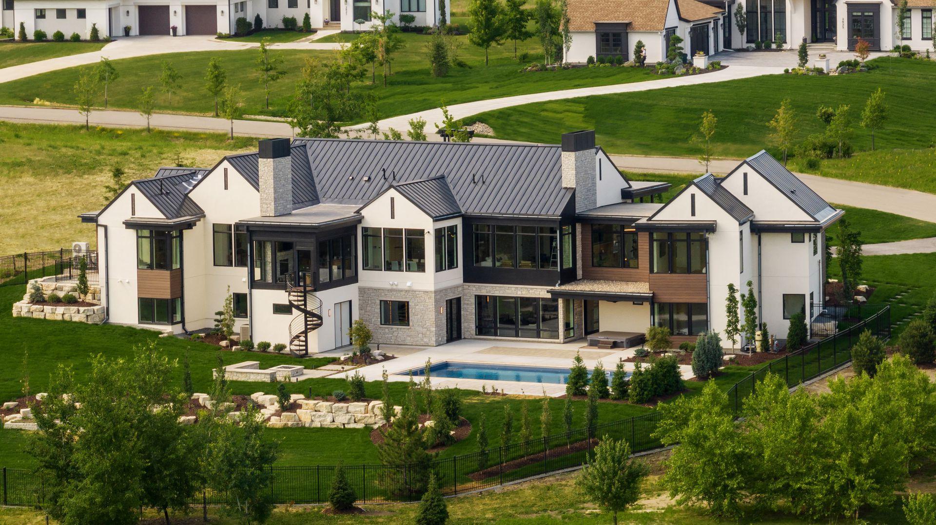 main property photo 41