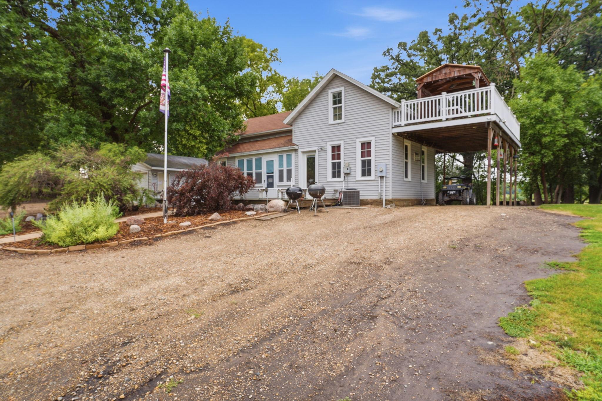 main property photo 3