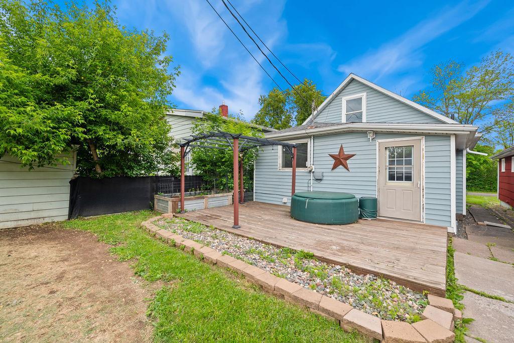 main property photo 37