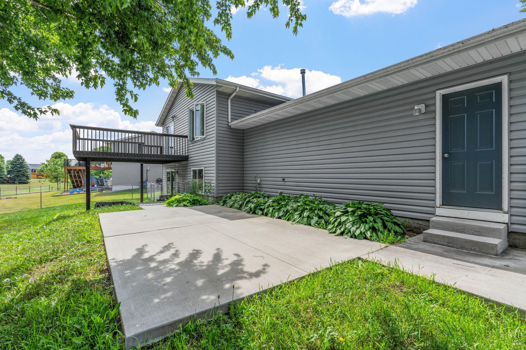 main property photo 11