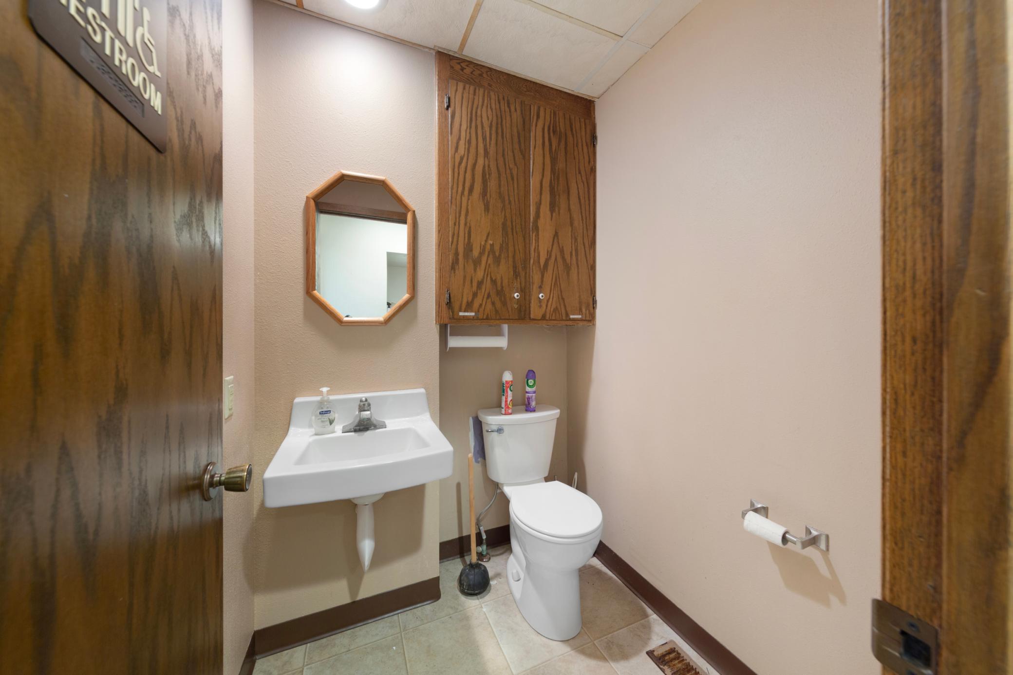 main property photo 8