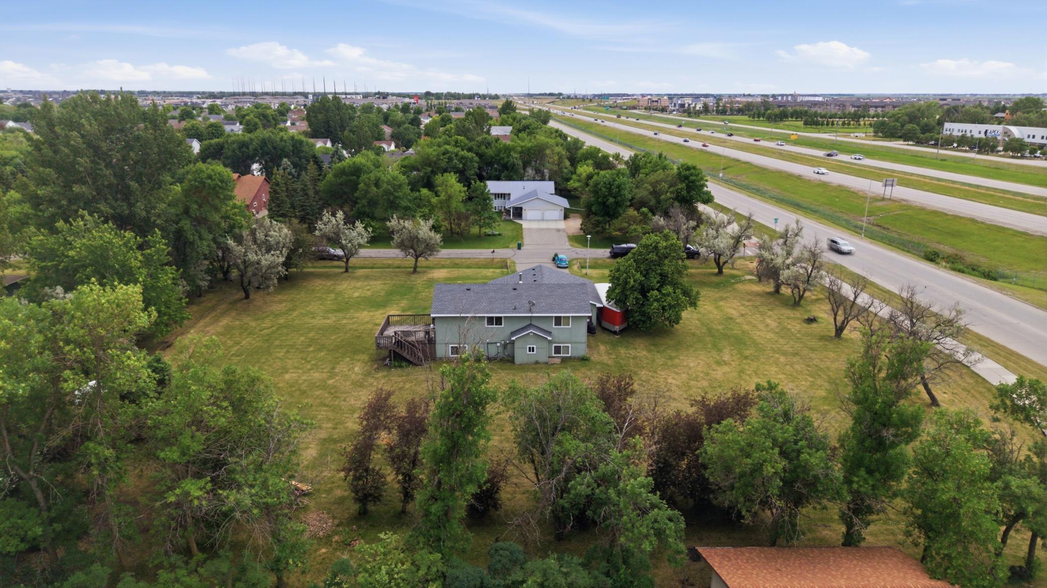 main property photo 28