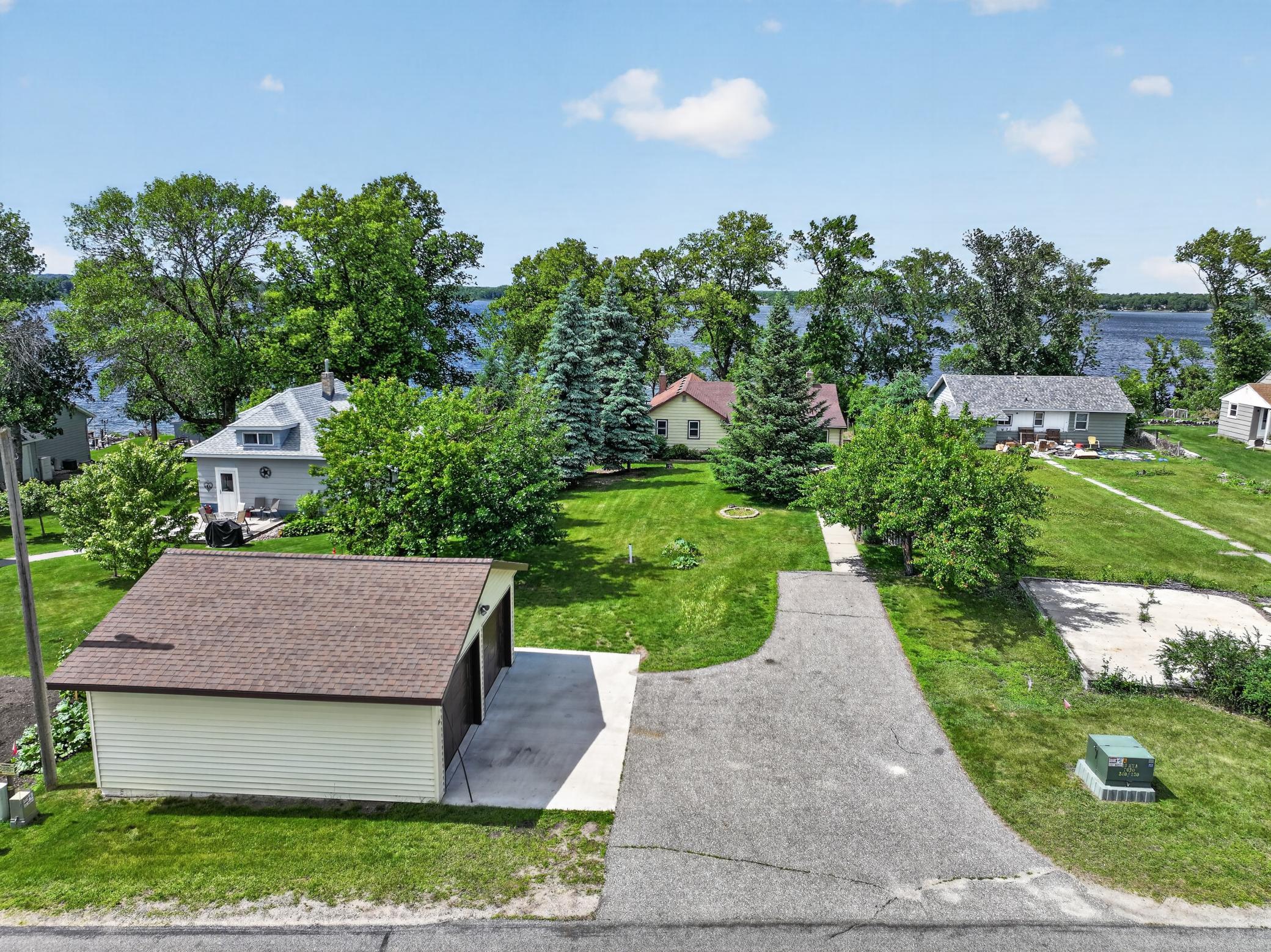 main property photo 40