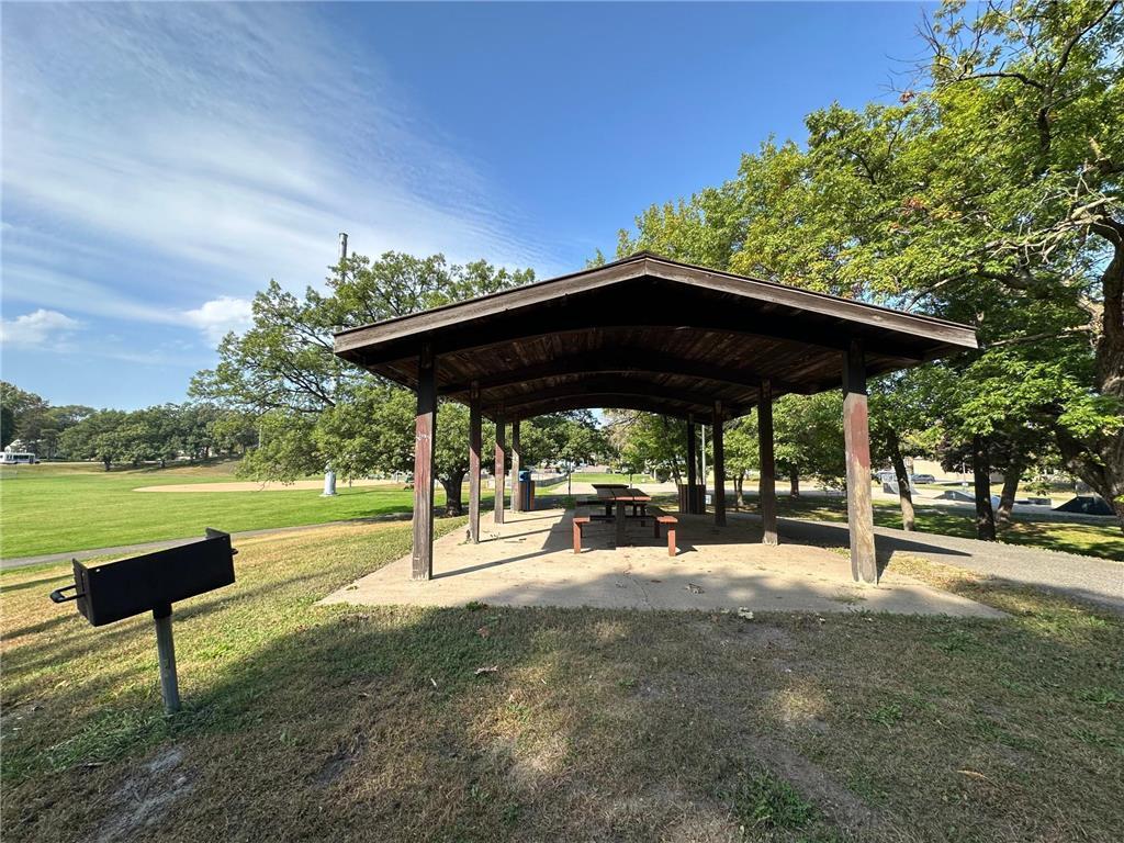 main property photo 34