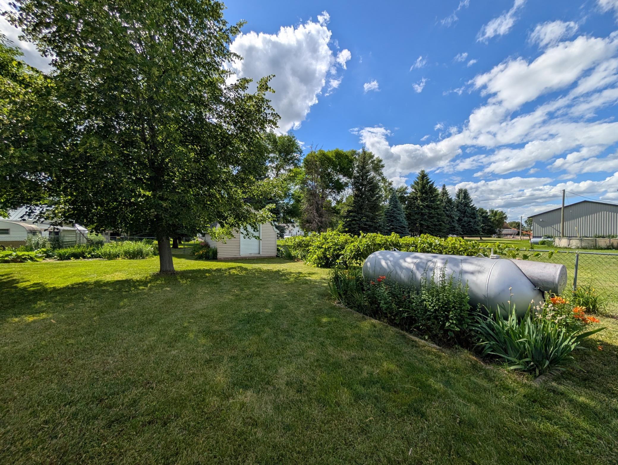 main property photo 32