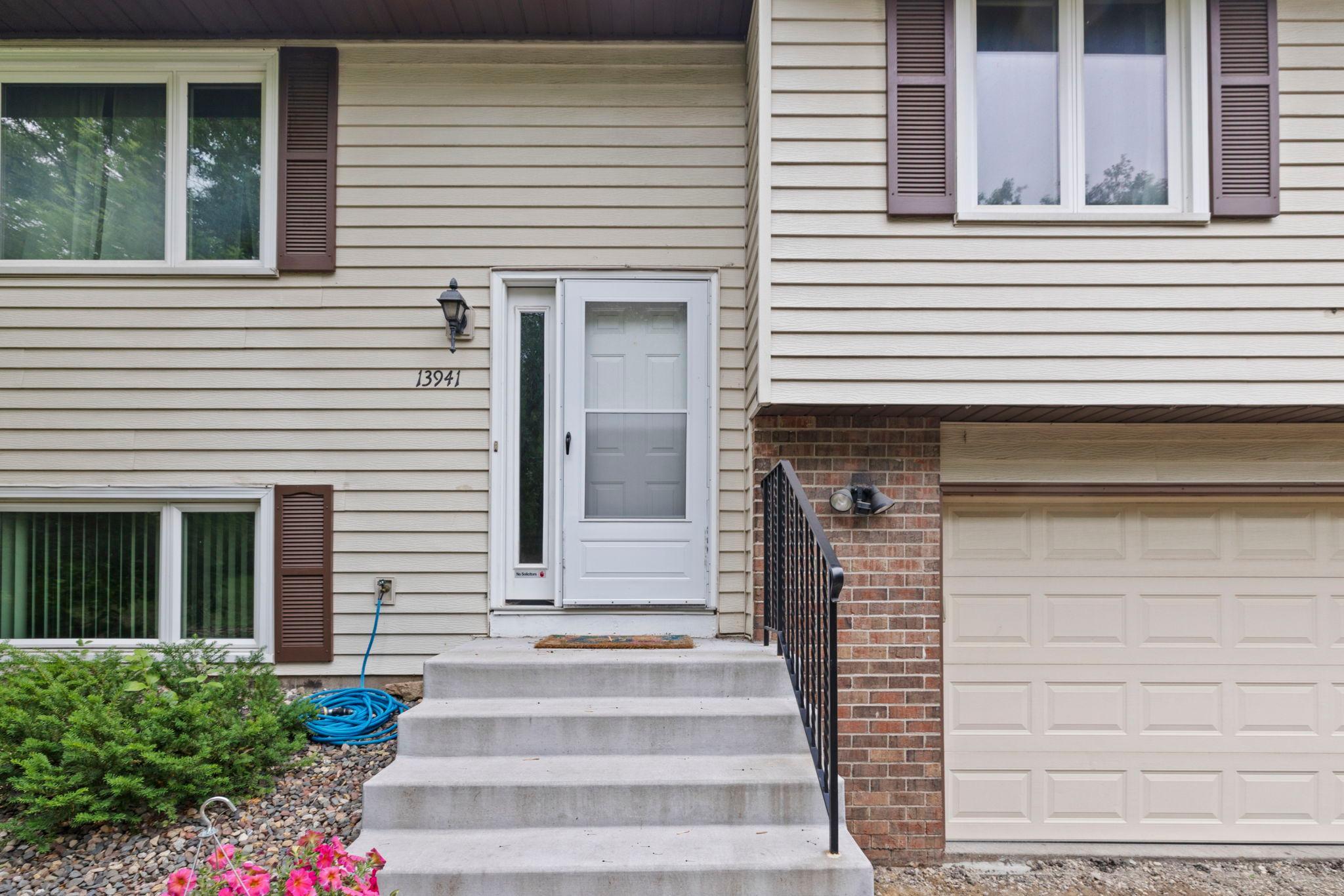 property viewer photo 1