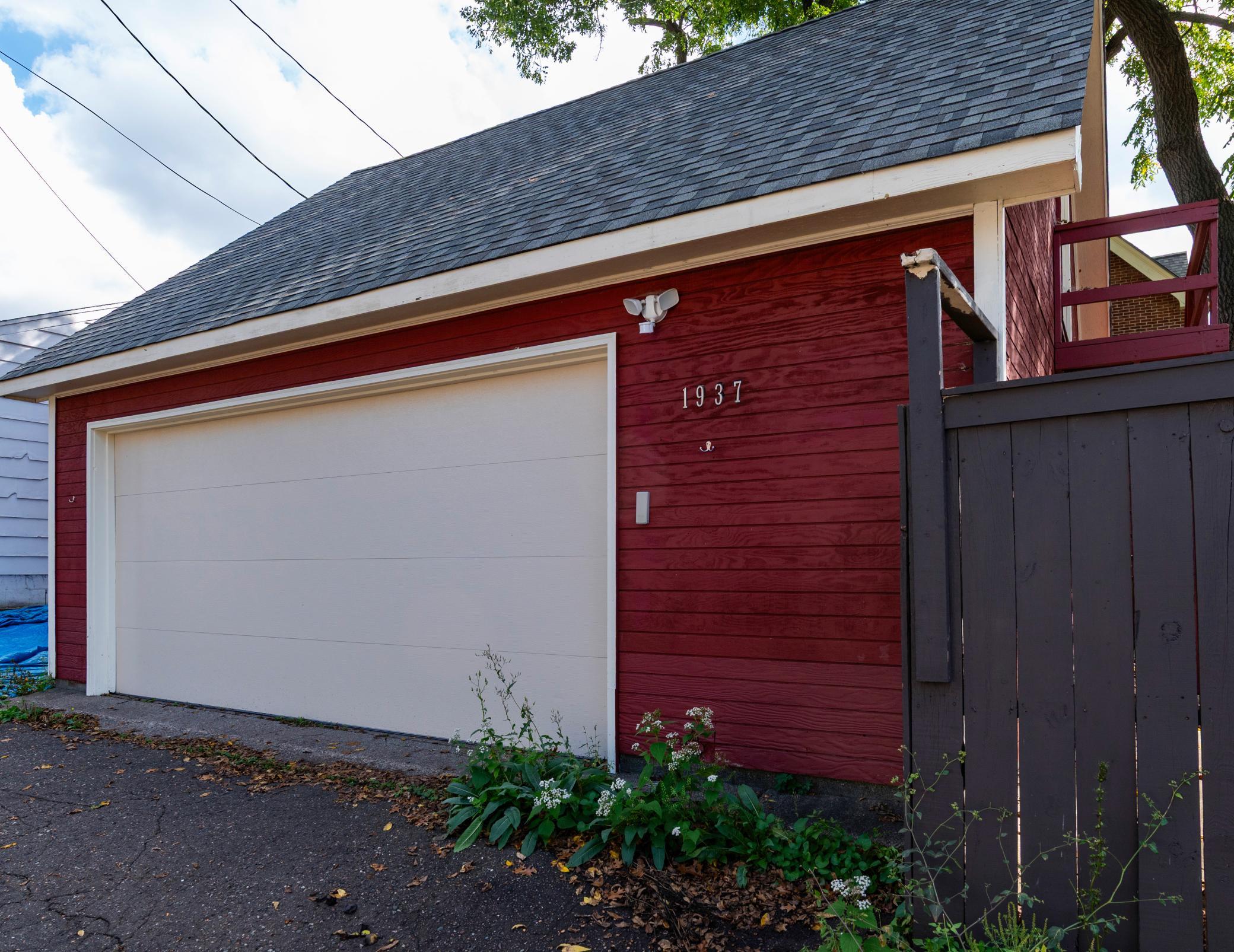 main property photo 45