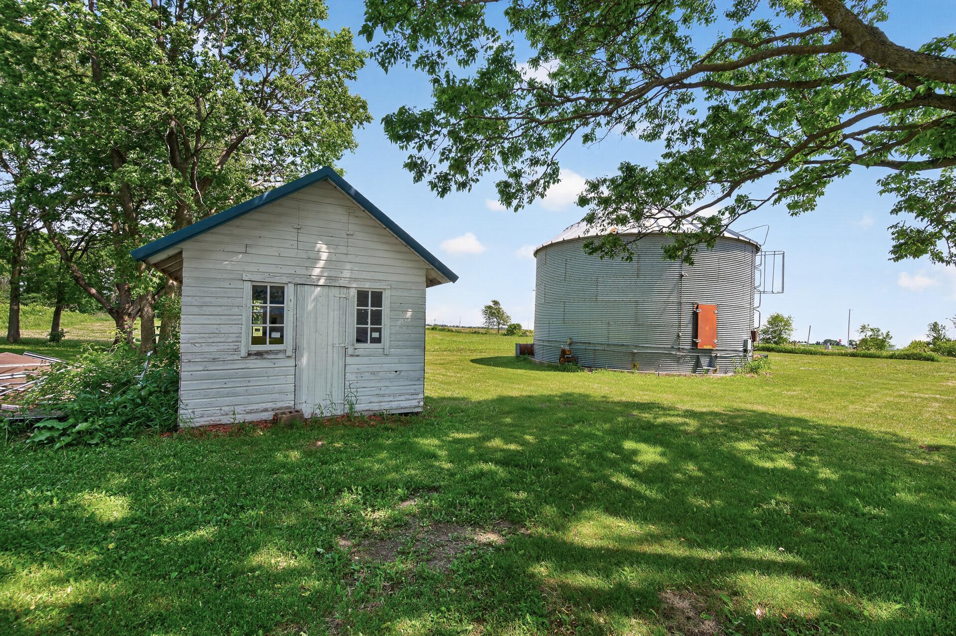 main property photo 14