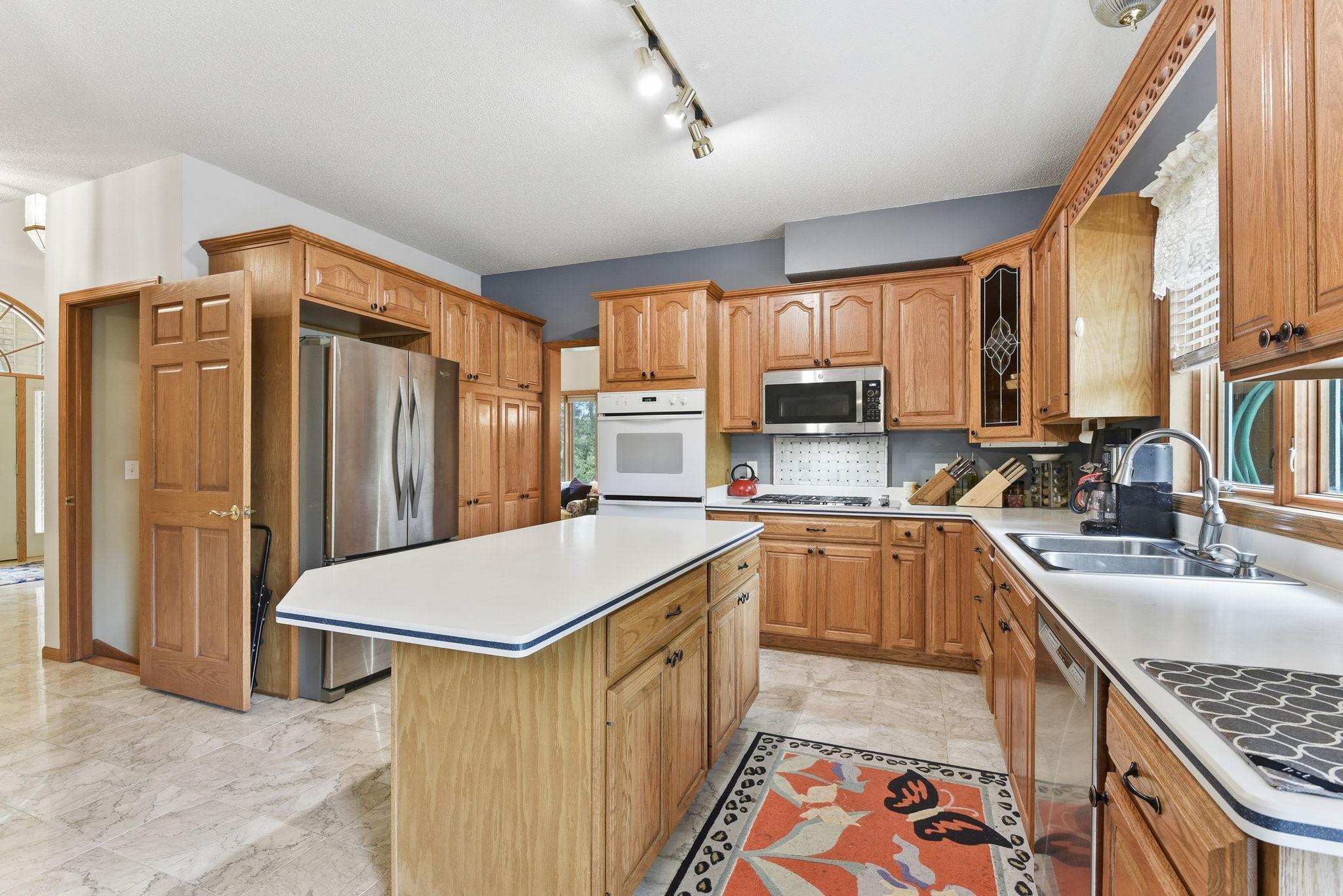 main property photo 11