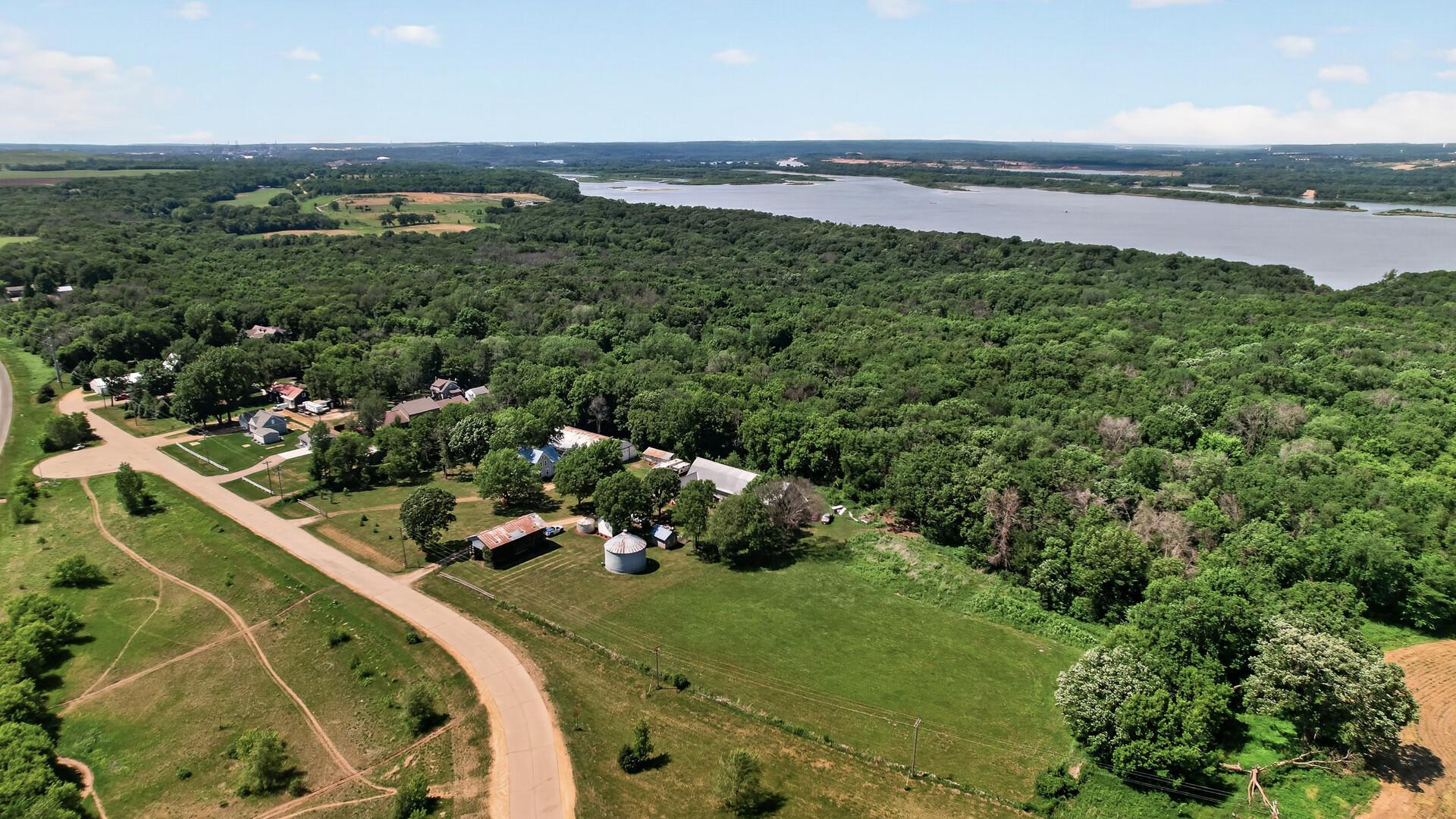 main property photo 33