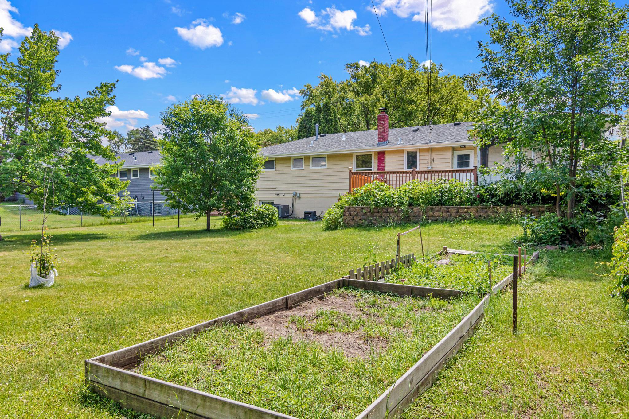 main property photo 27