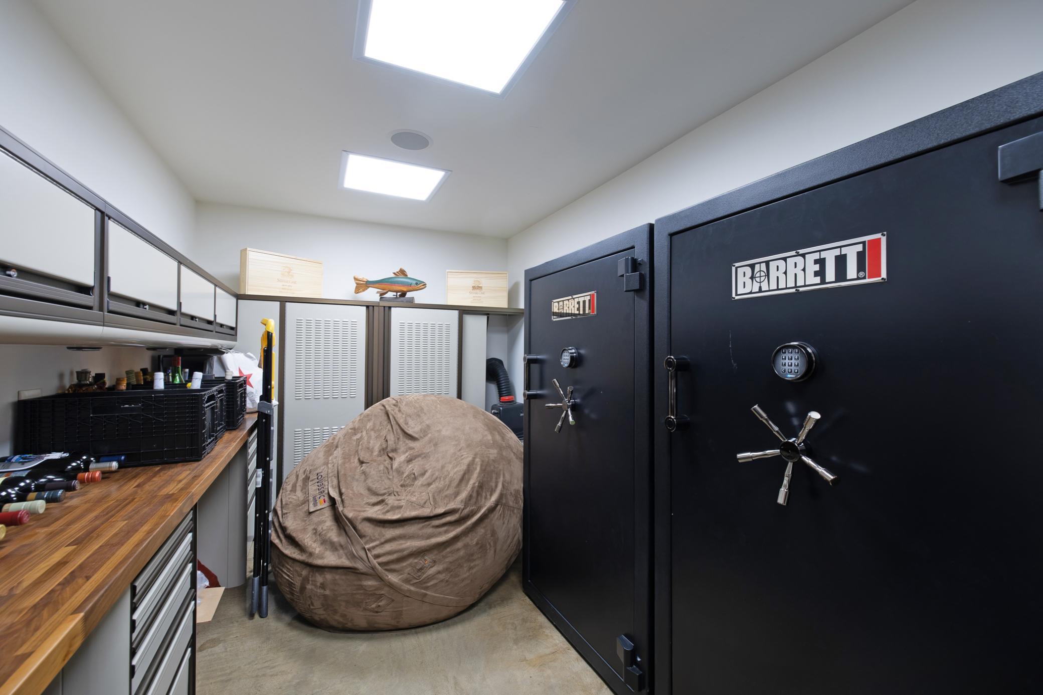 main property photo 74