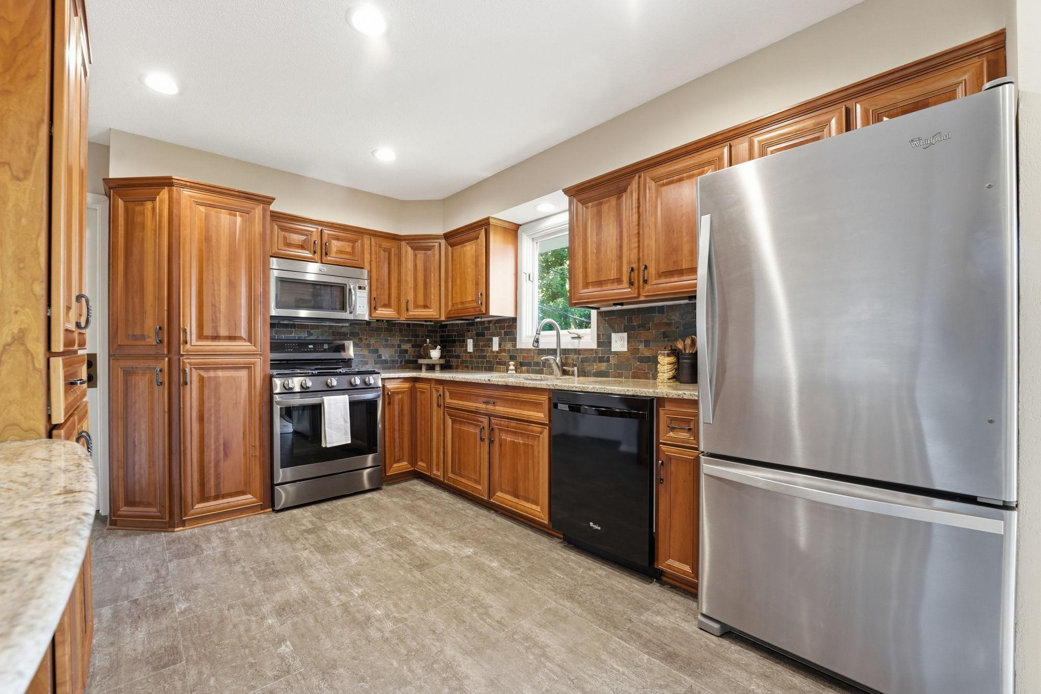 main property photo 8