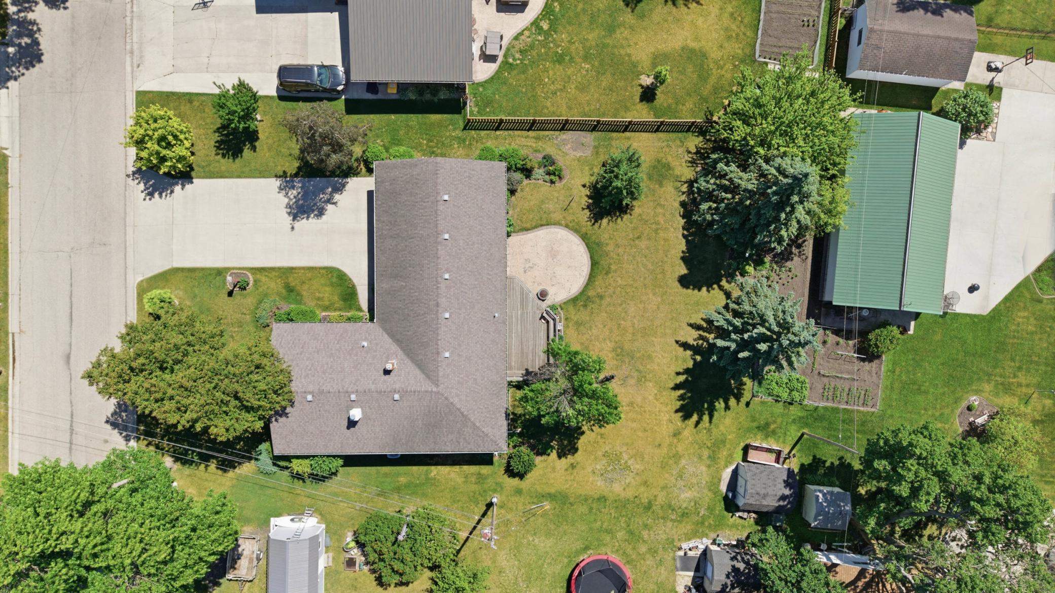 main property photo 30