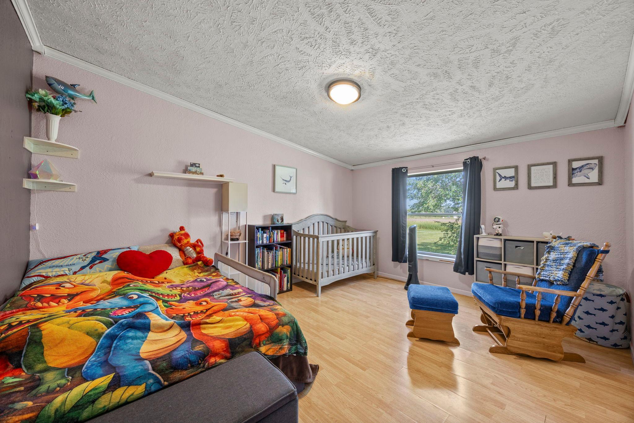 main property photo 28