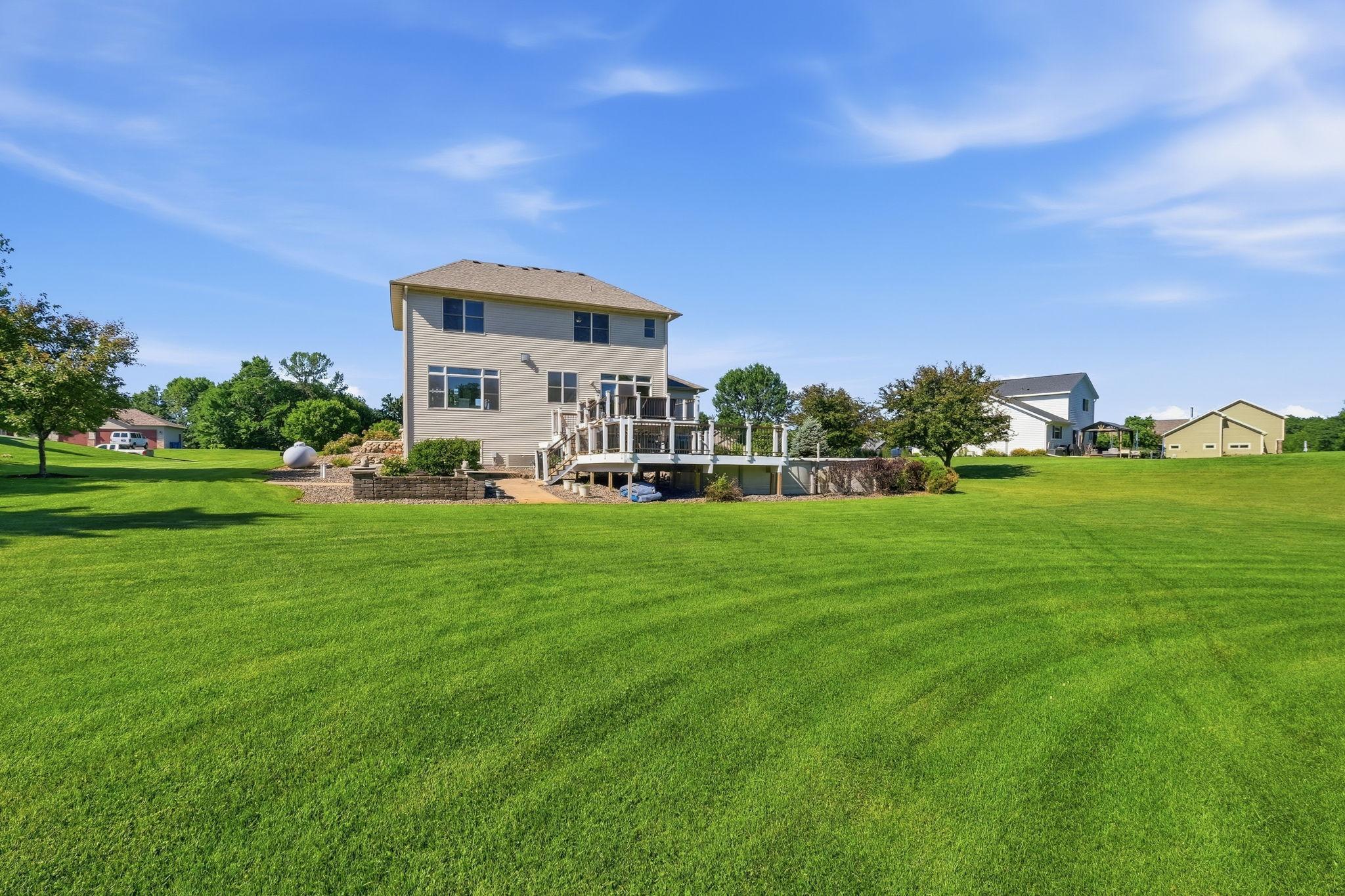 main property photo 40