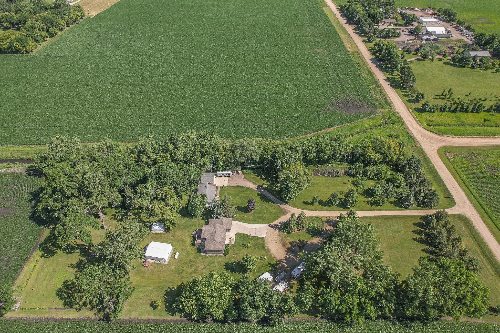 main property photo 25
