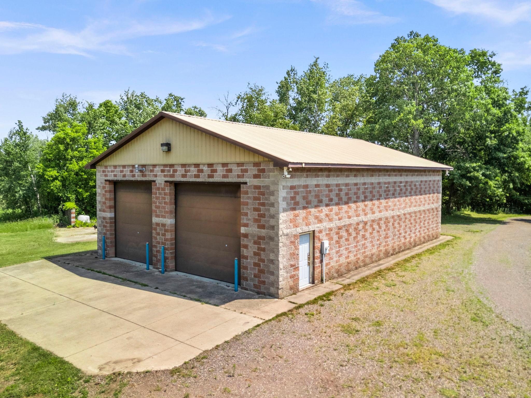 main property photo 46