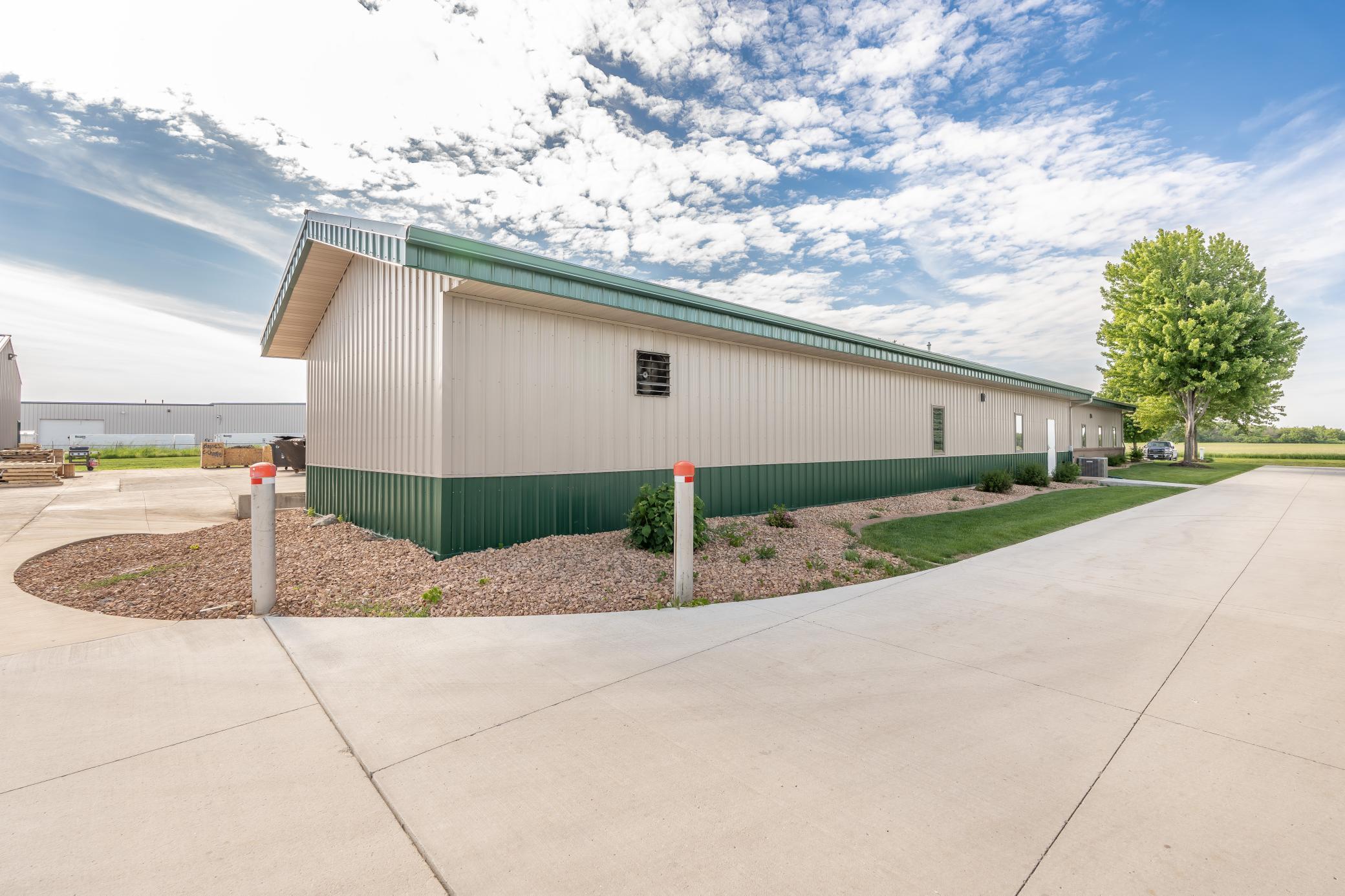 main property photo 90