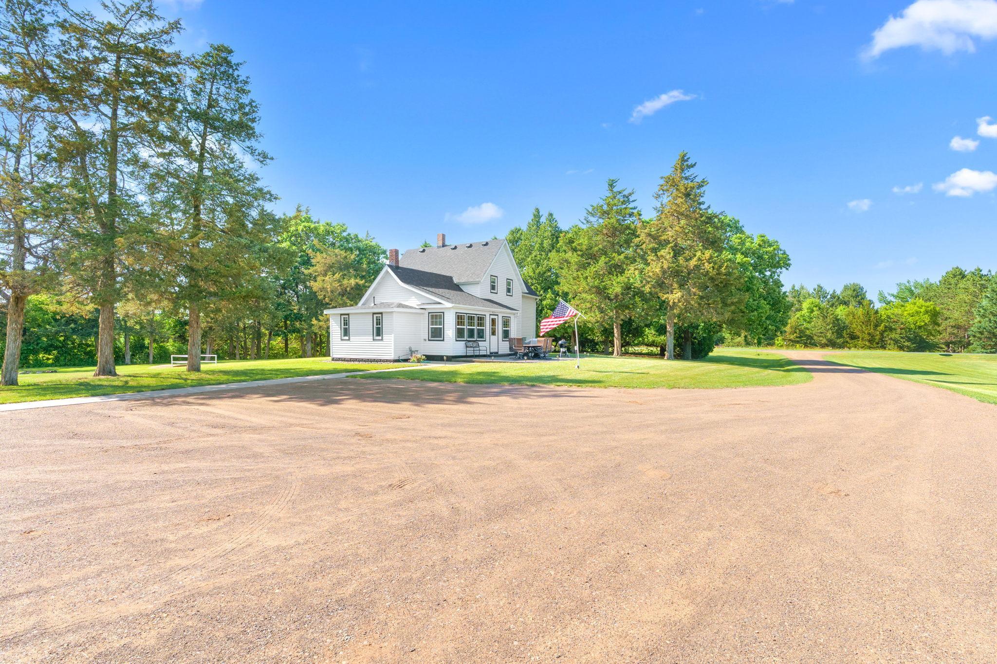 main property photo 3