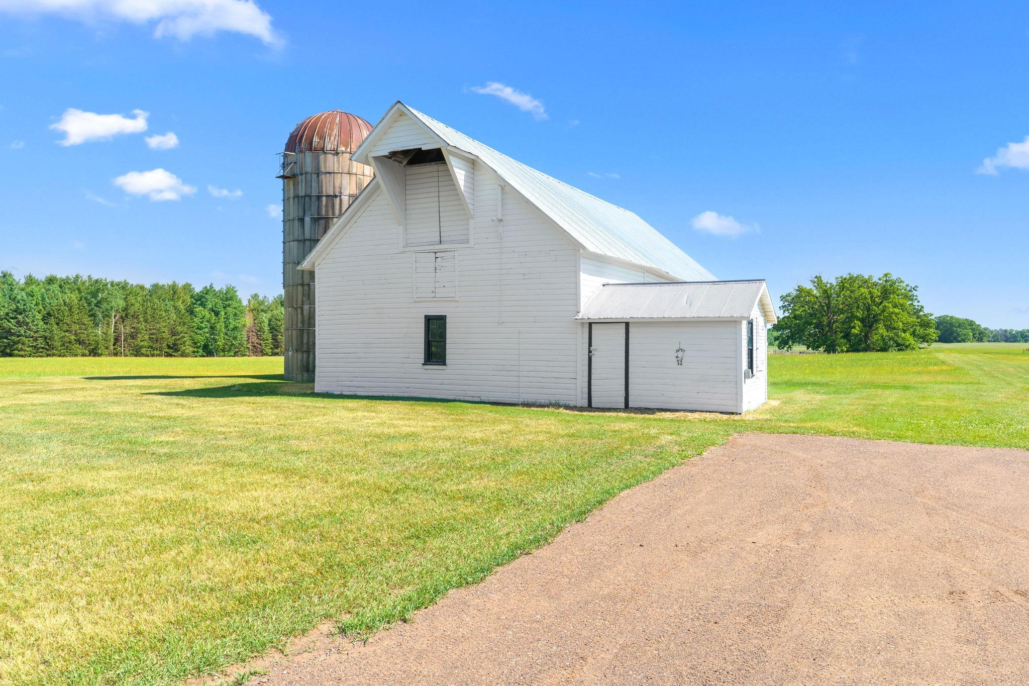 main property photo 45