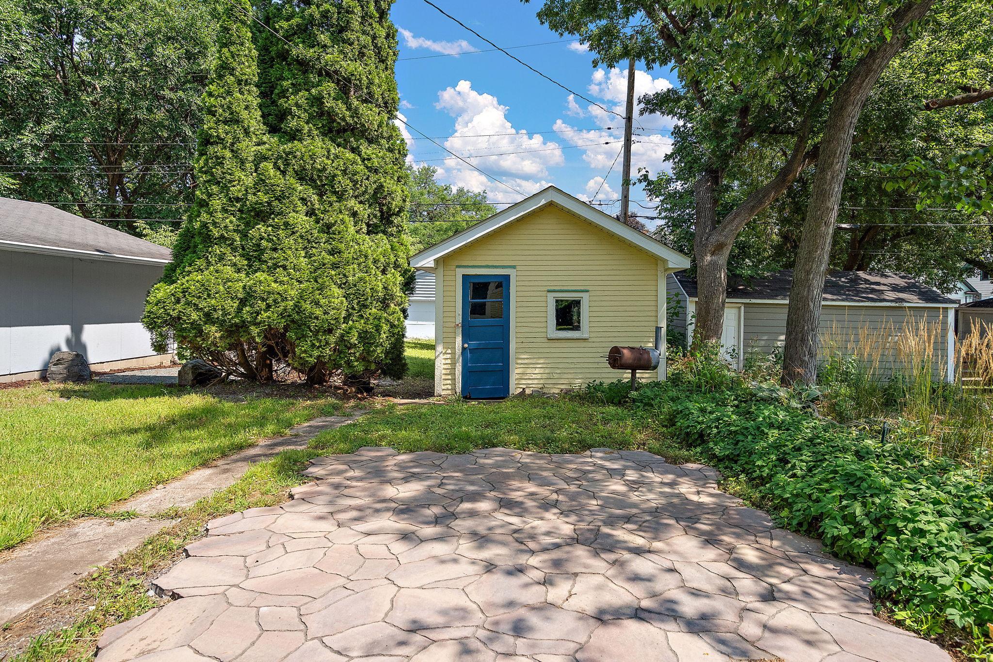 main property photo 28