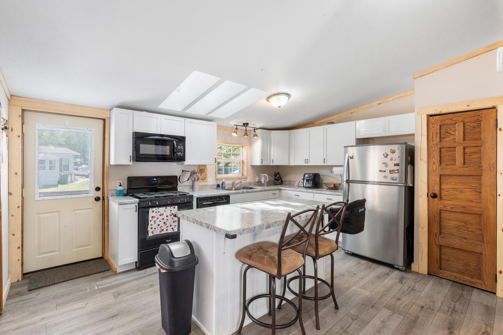 main property photo 19