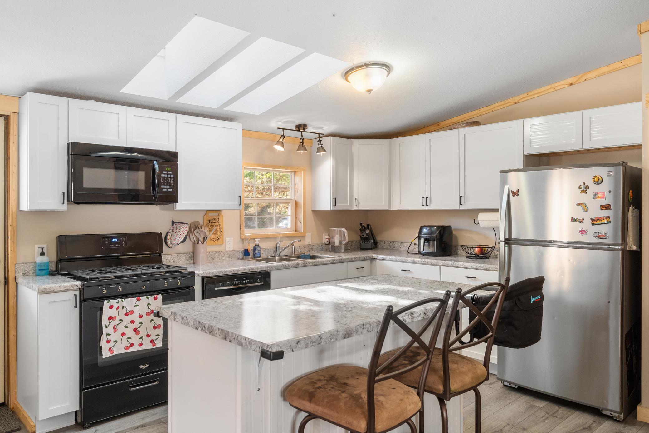 main property photo 20