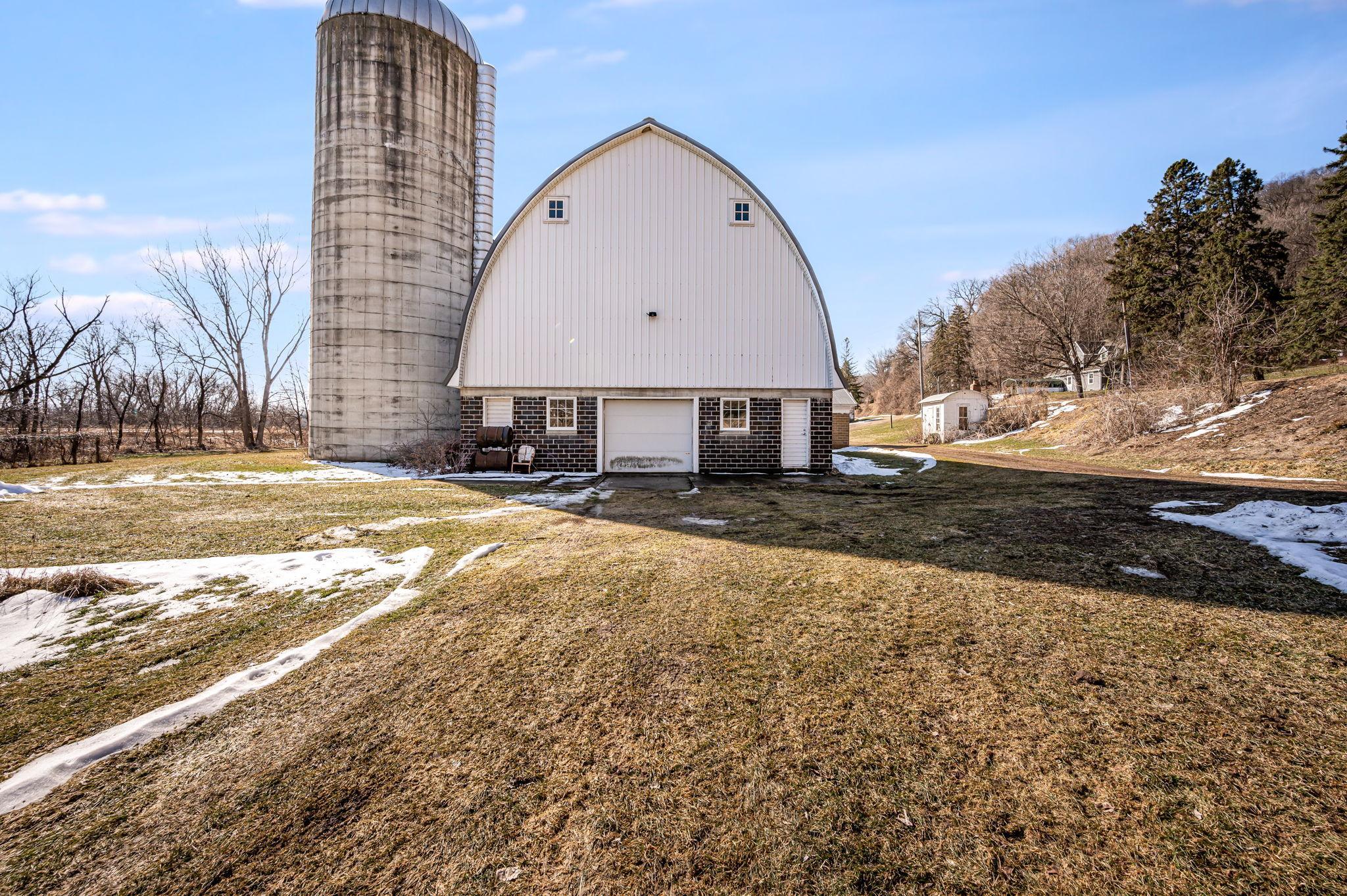main property photo 5