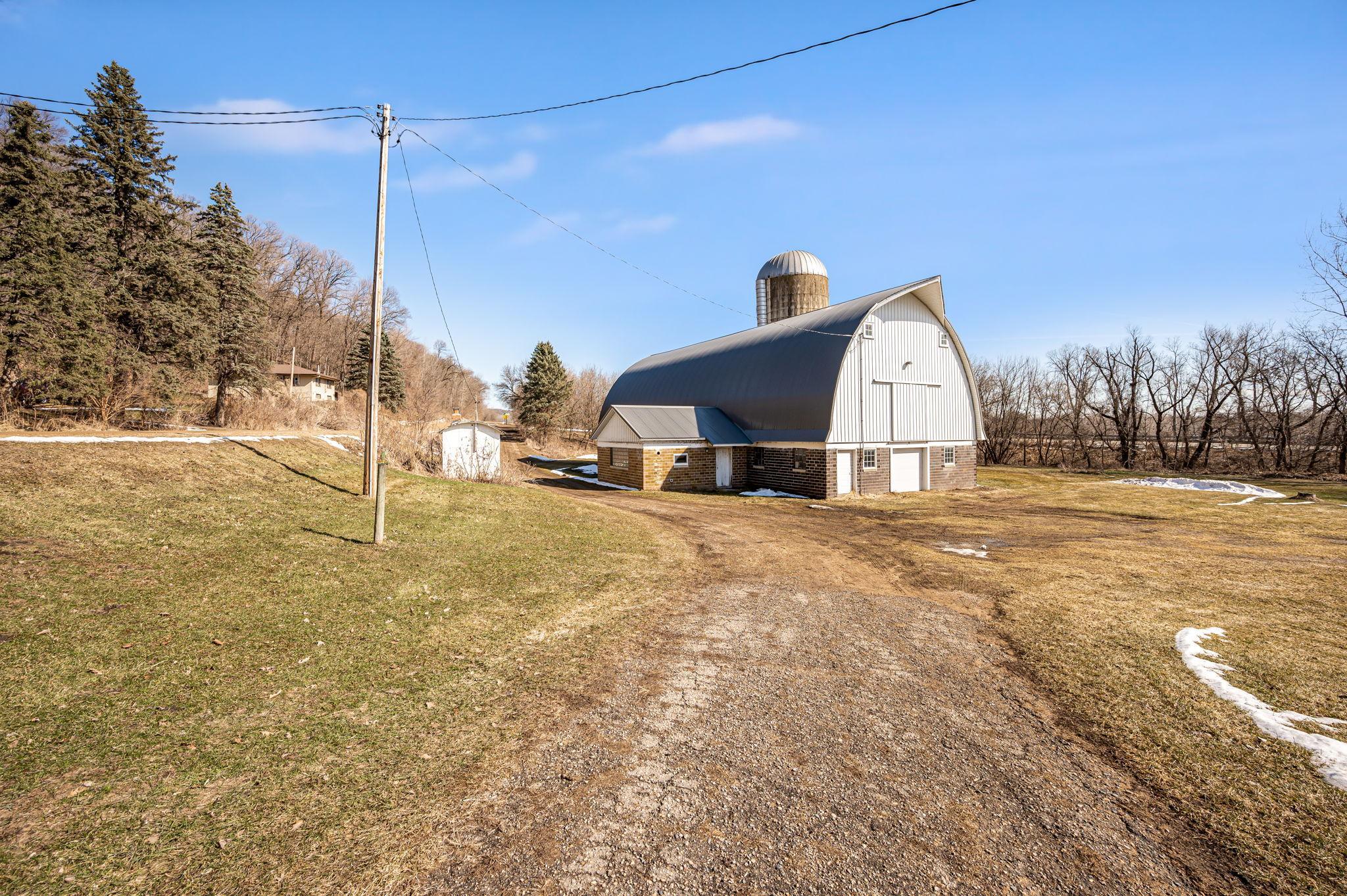 main property photo 6