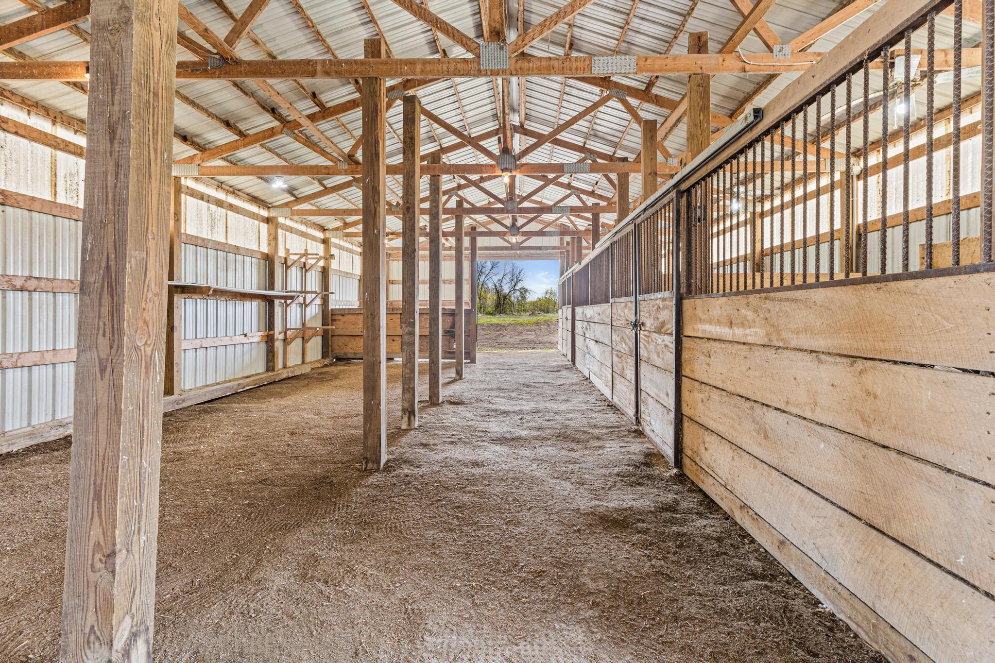 main property photo 40