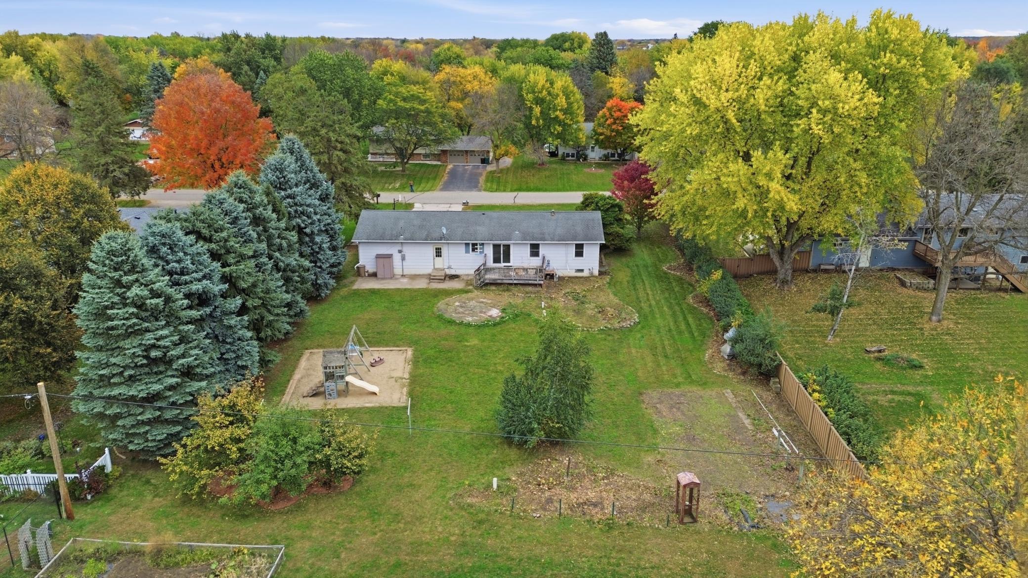 main property photo 28