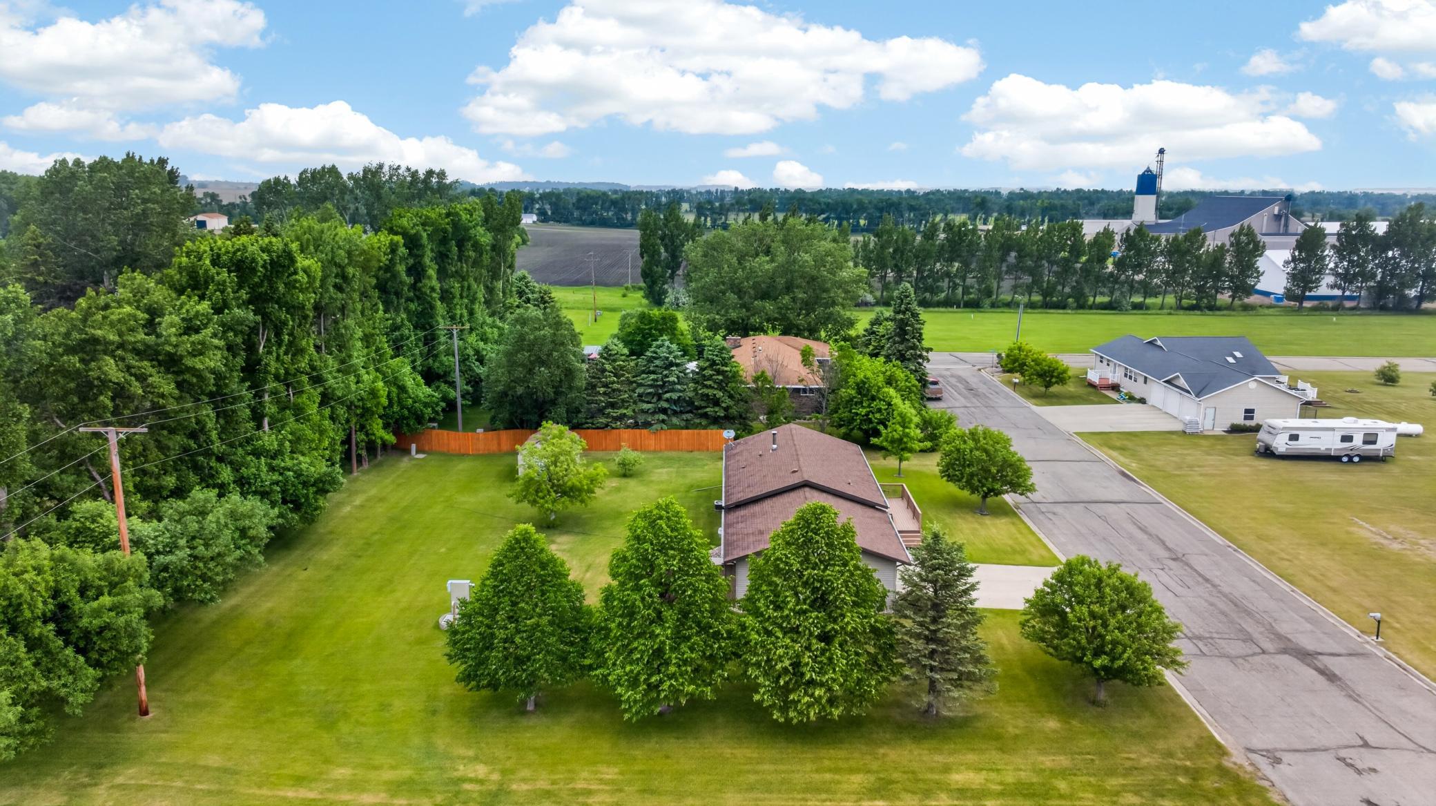main property photo 10
