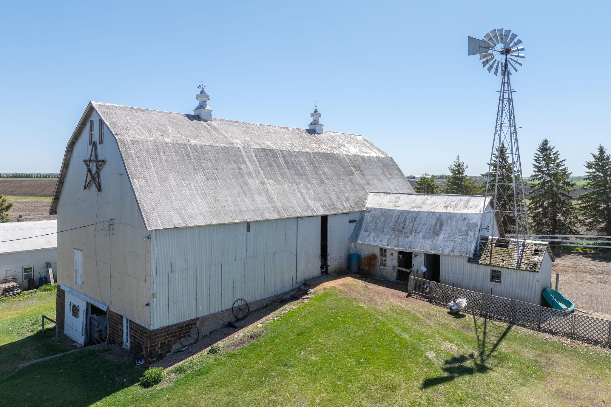 main property photo 37