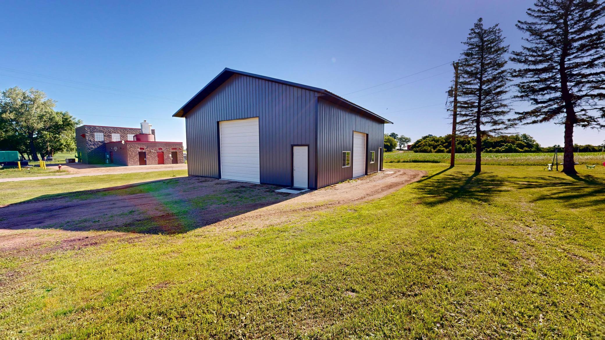 main property photo 38